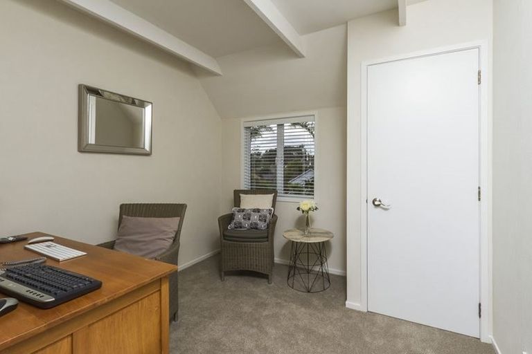 Photo of property in 38 Catalina Crescent, Forrest Hill, Auckland, 0620