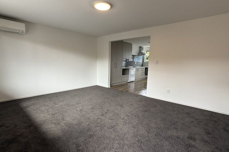 Photo of property in 2/7 Division Street, Riccarton, Christchurch, 8041
