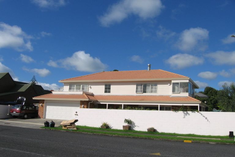 Photo of property in 3/9 Devon Road, Bucklands Beach, Auckland, 2012