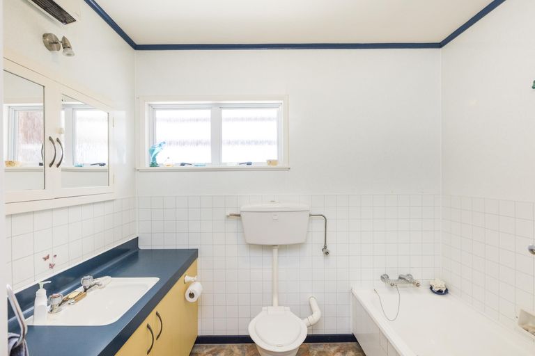 Photo of property in 21 Lockhart Avenue, Milson, Palmerston North, 4414