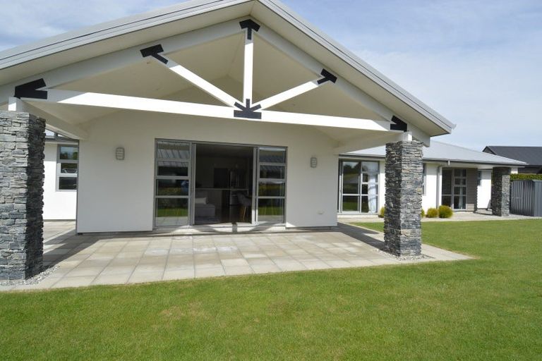 Photo of property in 4 Avalanche Place, Wanaka, 9305