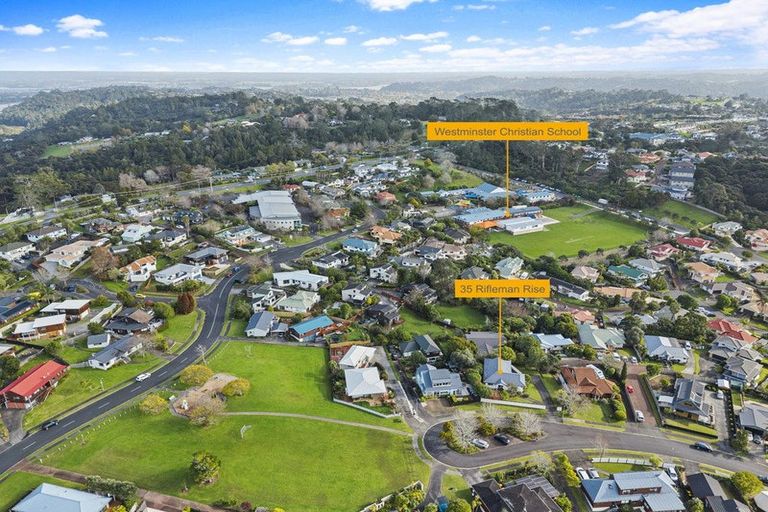 Photo of property in 35 Rifleman Rise, Unsworth Heights, Auckland, 0632