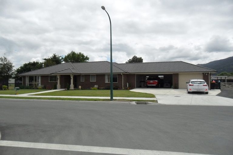 Photo of property in 10 Sundale Drive, Te Aroha, 3320