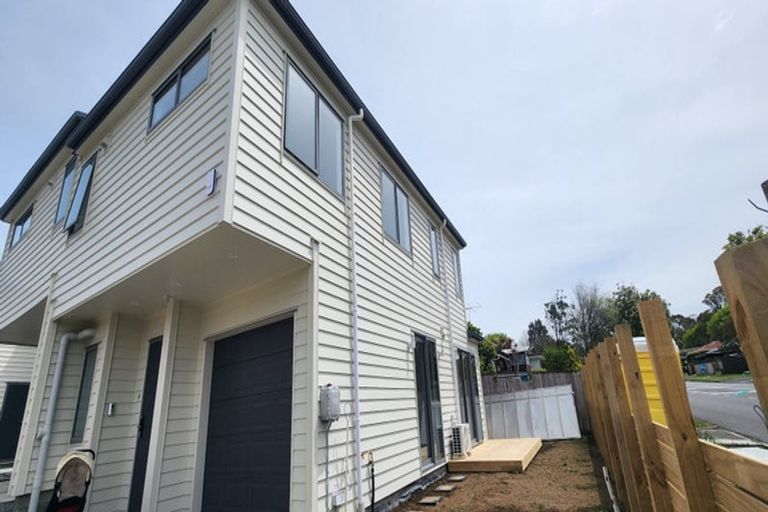 Photo of property in 39 Cascades Road, Pakuranga Heights, Auckland, 2010