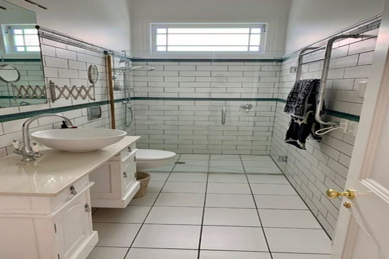 Photo of property in 29 Ewen Alison Avenue, Devonport, Auckland, 0624