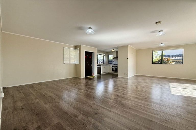 Photo of property in 48 Ruze Vida Drive, Massey, Auckland, 0614