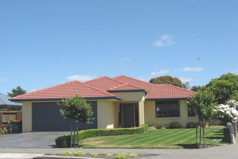 Photo of property in 28 Rue De La Mare, Parklands, Christchurch, 8083