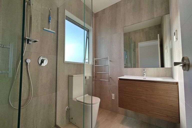 Photo of property in 120 Parkview Drive, Gulf Harbour, Whangaparaoa, 0930