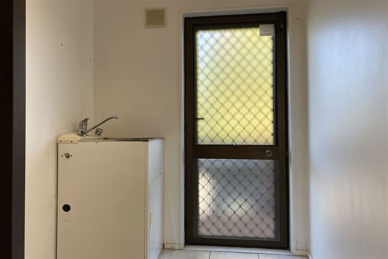 Photo of property in 8a Croydon Road, New Lynn, Auckland, 0600