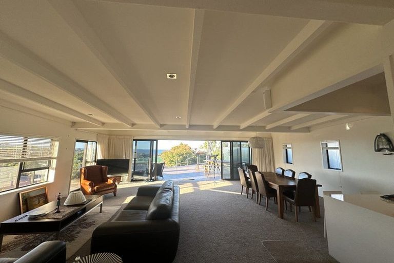 Photo of property in 8a Taumata Road, Castor Bay, Auckland, 0620