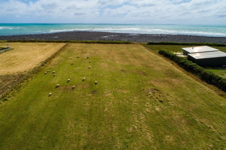 Photo of property in 59 Anglers Avenue, Warea, New Plymouth, 4381