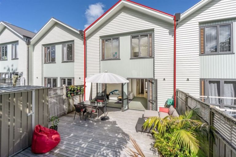 Photo of property in 8/11 The Avenue, Albany, Auckland, 0632