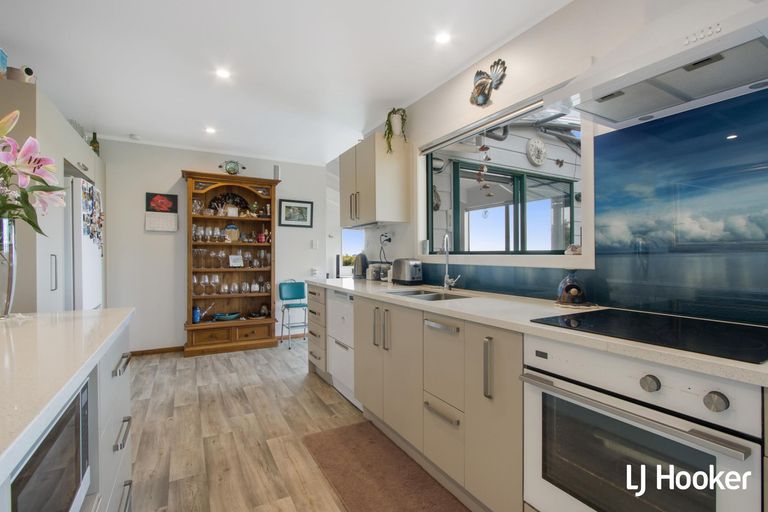 Photo of property in 117 Athenree Road, Athenree, Katikati, 3177