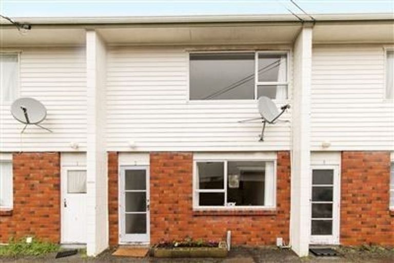 Photo of property in 2/37 Frankmoore Avenue, Johnsonville, Wellington, 6037