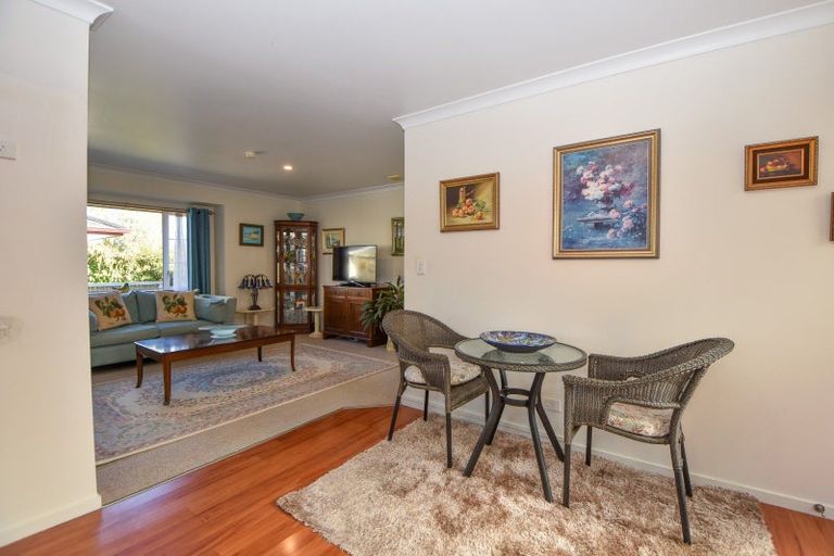 Photo of property in 72 Pembroke Street, Carterton, 5713