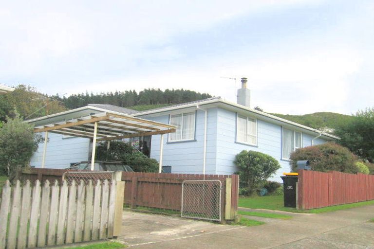 Photo of property in 43 Victory Crescent, Tawa, Wellington, 5028