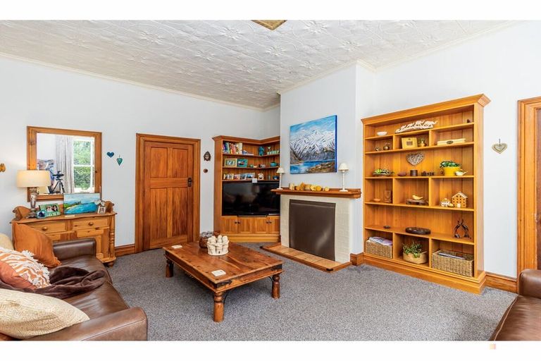 Photo of property in 22 Mckenzie Street, Geraldine, 7930