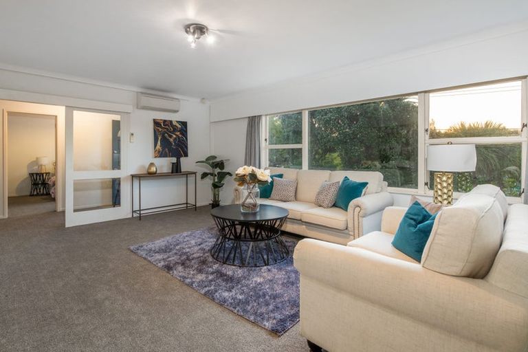Photo of property in 1 Red Bluff Rise, Campbells Bay, Auckland, 0630