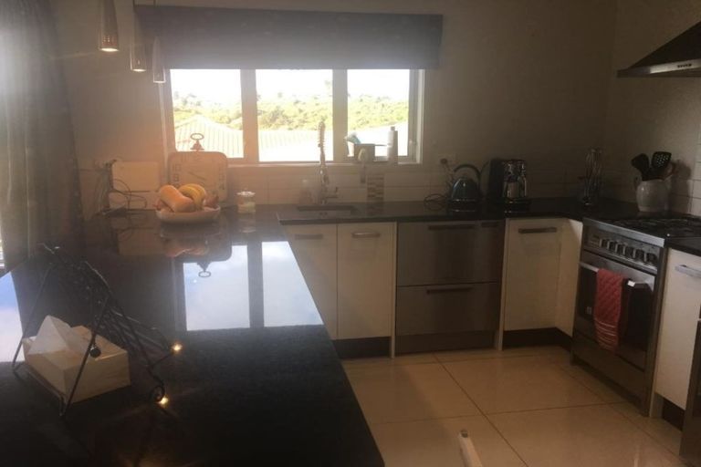 Photo of property in 4 Kaweka Close, Aotea, Porirua, 5024