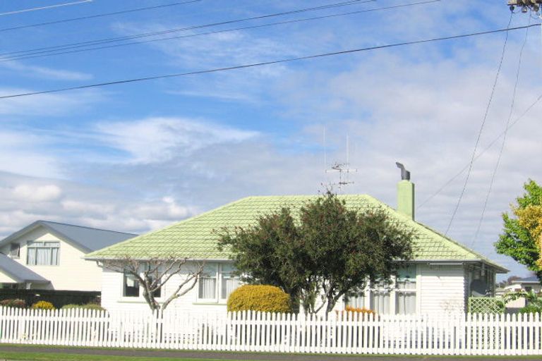 Photo of property in 188 Ngatai Road, Otumoetai, Tauranga, 3110