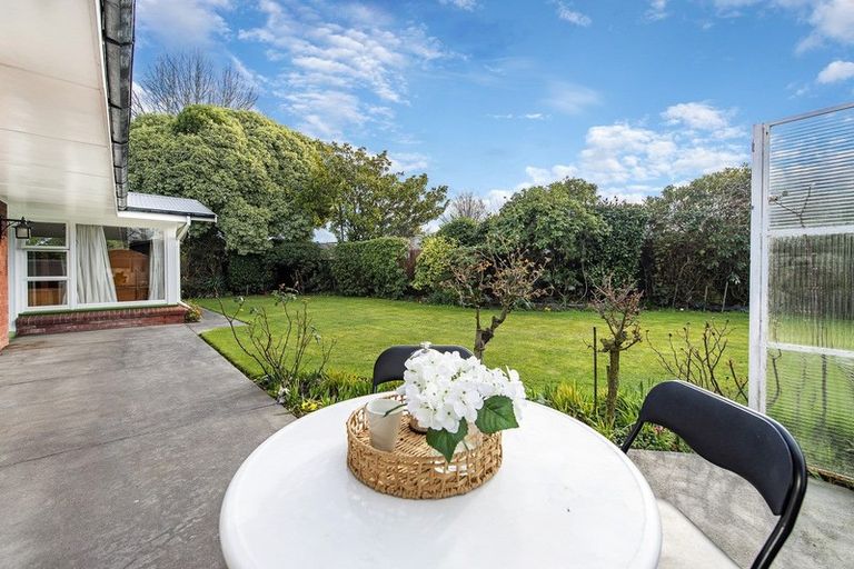 Photo of property in 10 Burrows Place, Ilam, Christchurch, 8041