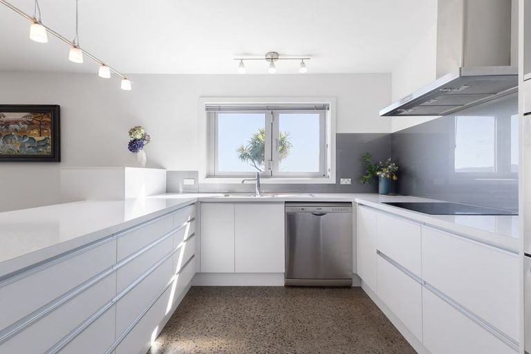 Photo of property in 5 Ocean Vista Lane, Paraparaumu, 5032
