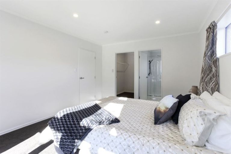 Photo of property in 33 Kirsten Place, Parklands, Christchurch, 8083