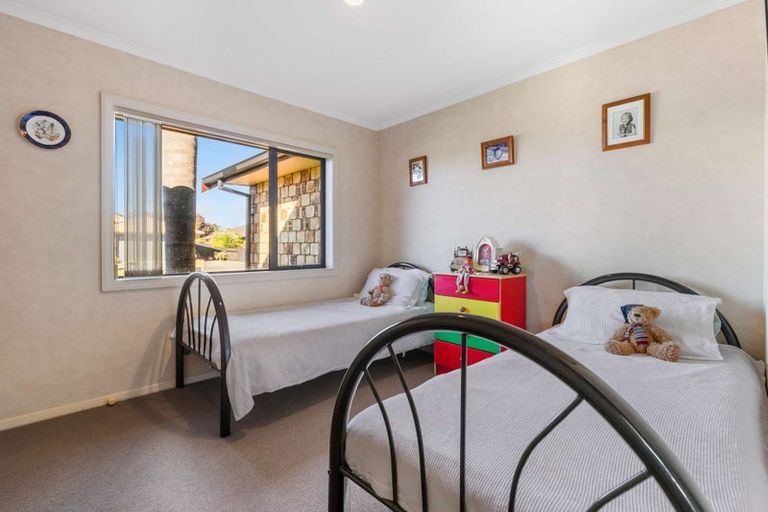 Photo of property in 2 Oreti Crescent, Papamoa Beach, Papamoa, 3118