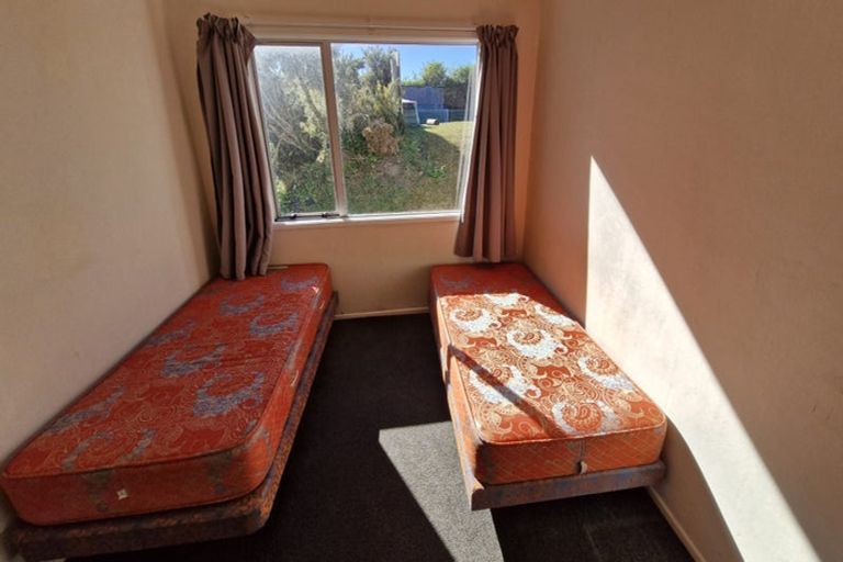 Photo of property in 2/112 Dowse Drive, Maungaraki, Lower Hutt, 5010