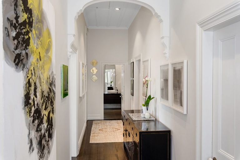 Photo of property in 2/70 Princes Street, Northcote Point, Auckland, 0627