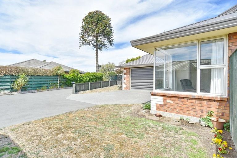 Photo of property in 1/6 Kohuhu Lane, Burwood, Christchurch, 8083