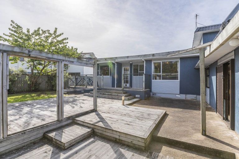 Photo of property in 3 Tui Road, Raumati Beach, Paraparaumu, 5032