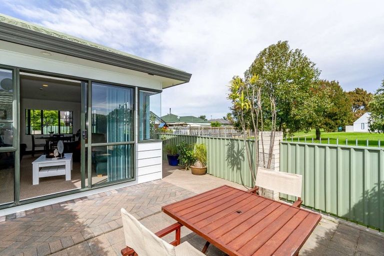 Photo of property in 2a Spriggs Crescent, Greenmeadows, Napier, 4112