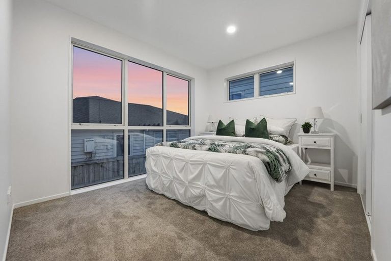 Photo of property in 6a Kaimai Avenue, Massey, 0614