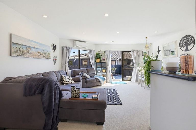 Photo of property in 3/4u Richard Street, Titahi Bay, Porirua, 5022