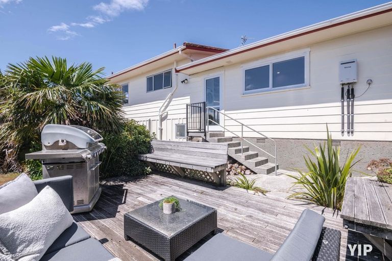 Photo of property in 43 Carluke Street, Paparangi, Wellington, 6037