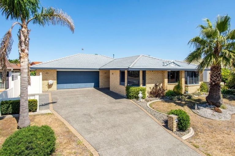 Photo of property in 54 Gravatt Road, Papamoa Beach, Papamoa, 3118