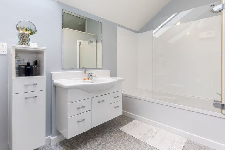 Photo of property in 4/56 Hewitts Road, Merivale, Christchurch, 8014