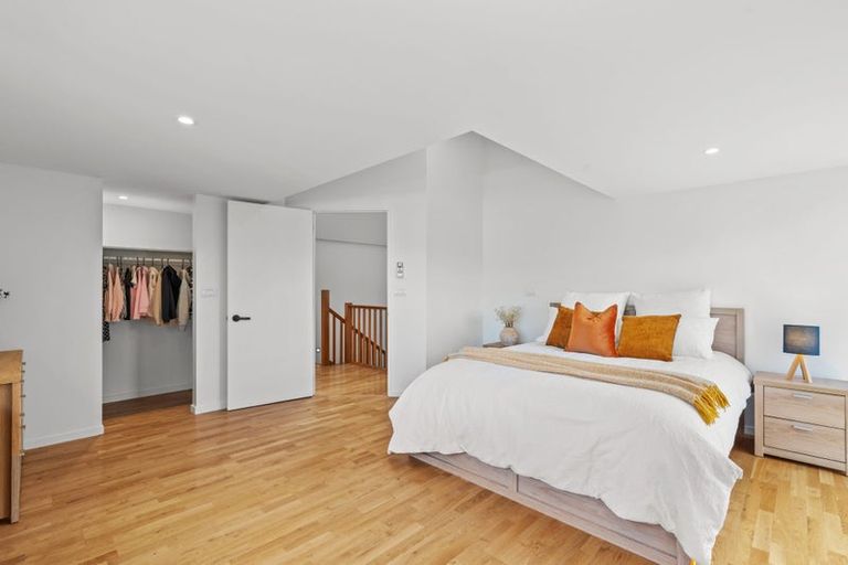 Photo of property in 2/143 Straven Road, Fendalton, Christchurch, 8014