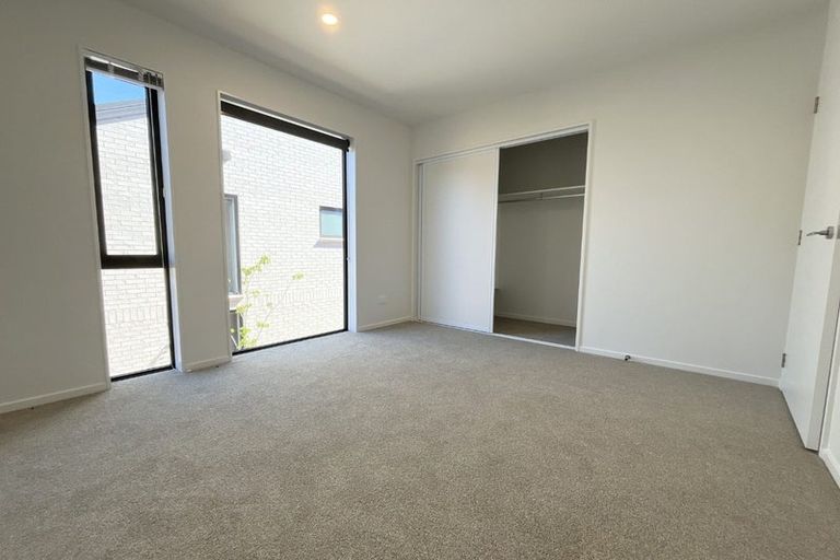 Photo of property in 8/90 Holly Road, St Albans, Christchurch, 8014