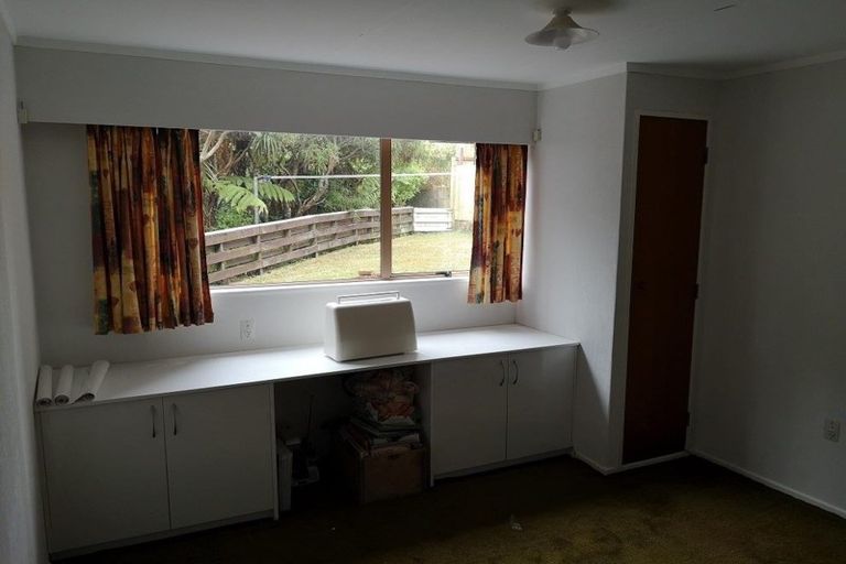 Photo of property in 15 Chestnut Grove, Maungaraki, Lower Hutt, 5010