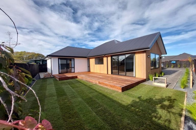 Photo of property in 17 Quarters Place, Halswell, Christchurch, 8025