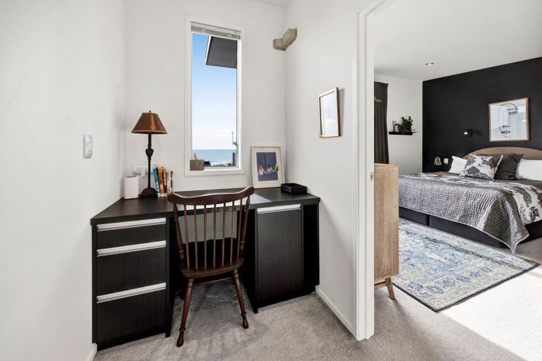 Photo of property in 2/5 Beach Street, Fitzroy, New Plymouth, 4312