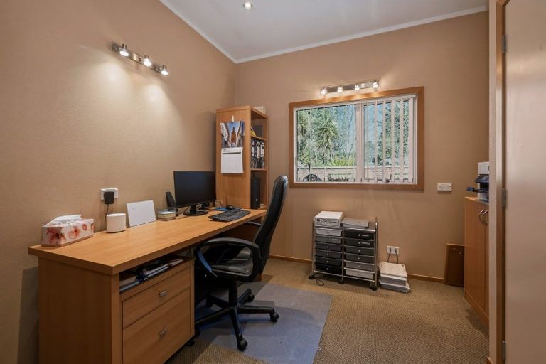 Photo of property in 115 Taupo View Road, Taupo, 3330