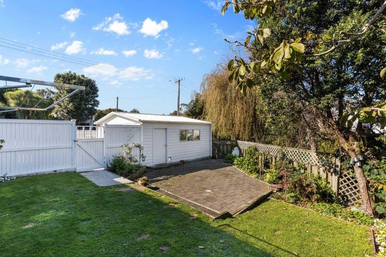 Photo of property in 36 Belt Road, Moturoa, New Plymouth, 4310