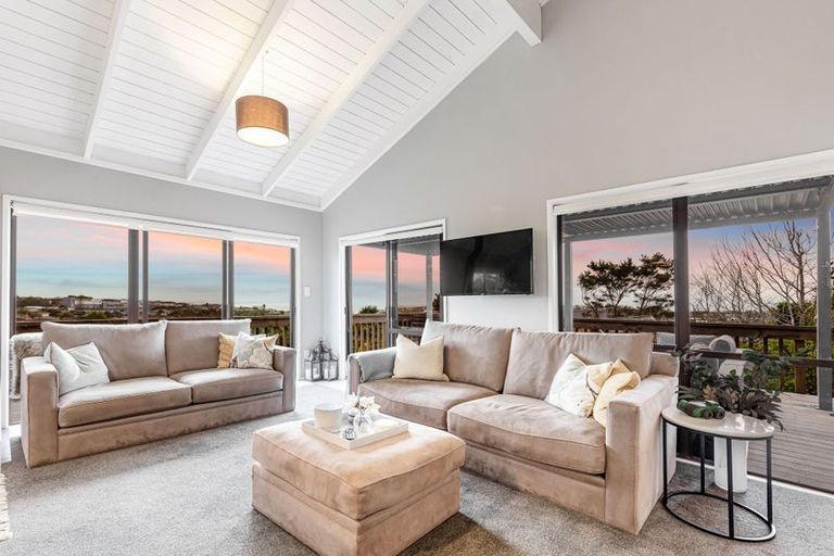 Photo of property in 15 Moorgreen Heights, Torbay, Auckland, 0630