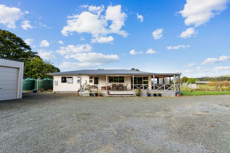 Photo of property in 46 Franklin Road, Paparoa, 0571