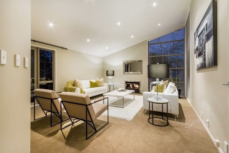 Photo of property in 14 English Oak Drive, Schnapper Rock, Auckland, 0632