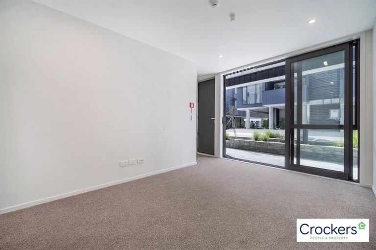 Photo of property in 2/2 Treasure Lane, Te Atatu South, Auckland, 0610