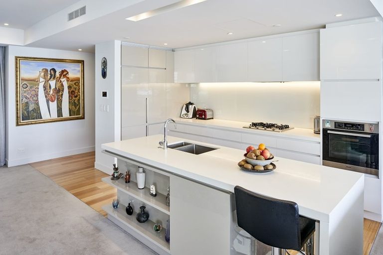 Photo of property in Clyde Quay Wharf, 1a/8 Clyde Quay Wharf, Te Aro, Wellington, 6011